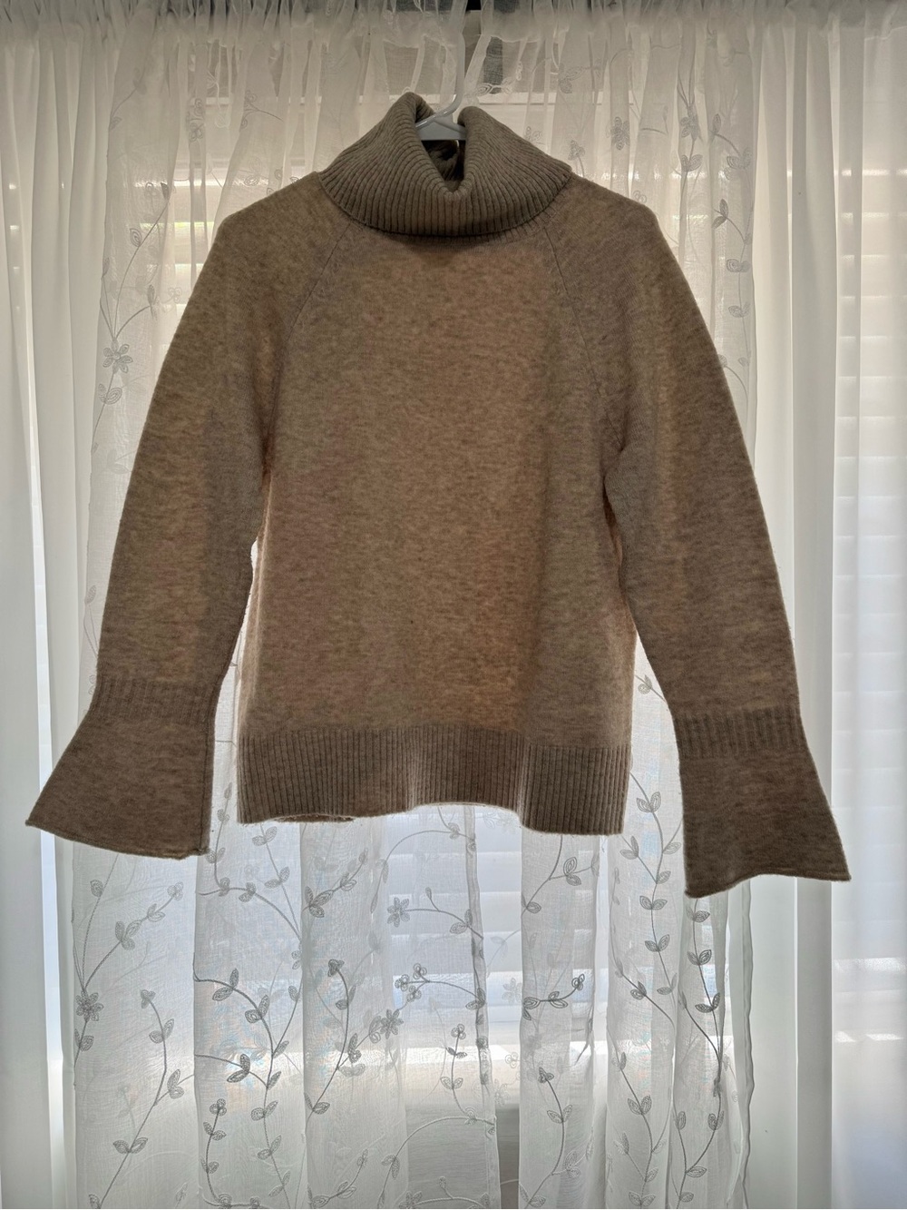 LOFT y2k Tuscan tan & brown turtleneck sweater with bell sleeves